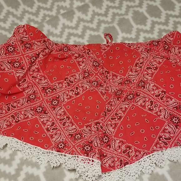 Shorts - Picture 4 of 5